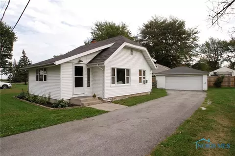 2010 Danforth Ln, Oregon, OH 43616 photo 14