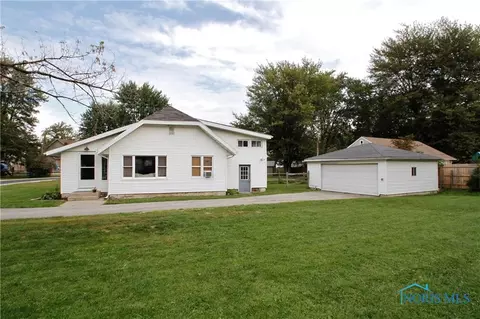 2010 Danforth Ln, Oregon, OH 43616 photo 10