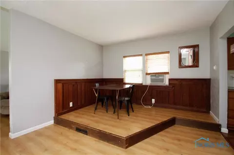2010 Danforth Ln, Oregon, OH 43616 photo 15