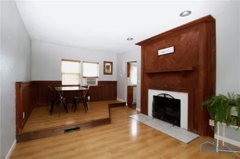 2010 Danforth Ln, Oregon, OH 43616 photo 18