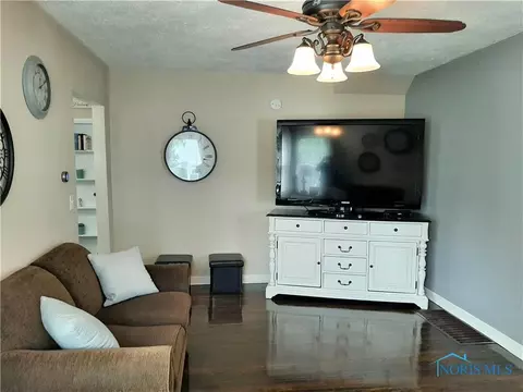 814 Navarre St, Bryan, OH 43506 photo 5