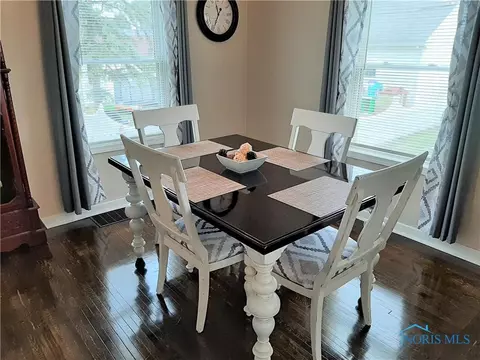 814 Navarre St, Bryan, OH 43506 photo 8
