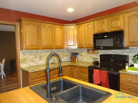 113 Hinkle St, Lyons, OH 43533 photo 10