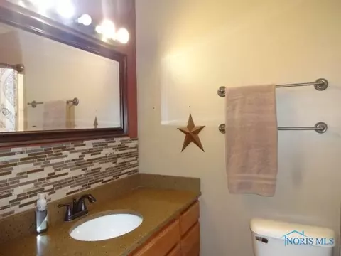 113 Hinkle St, Lyons, OH 43533 photo 6