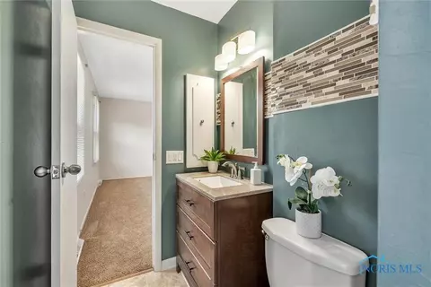 516 Dussel Dr, Maumee, OH 43537 photo 9