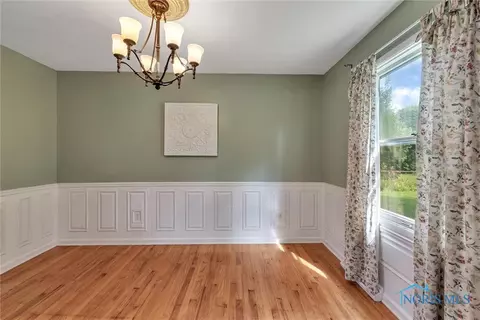516 Dussel Dr, Maumee, OH 43537 photo 3