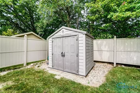 2412 Bluestone Dr, Findlay, OH 45840 photo 23