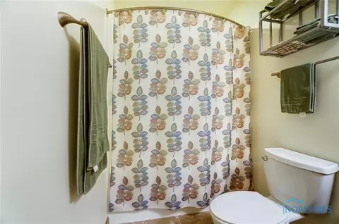 2412 Bluestone Dr, Findlay, OH 45840 photo 14