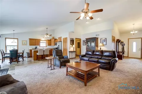 2412 Bluestone Dr, Findlay, OH 45840 photo 6