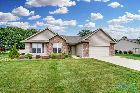 2412 Bluestone Dr, Findlay, OH 45840 photo 2