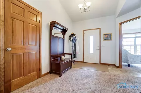 2412 Bluestone Dr, Findlay, OH 45840 photo 3