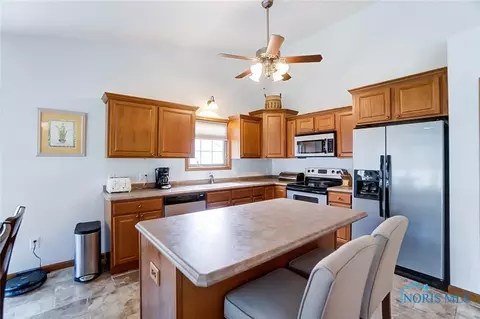 2412 Bluestone Dr, Findlay, OH 45840 photo 8