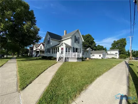 300 Vine St, Archbold, OH 43502 photo 2