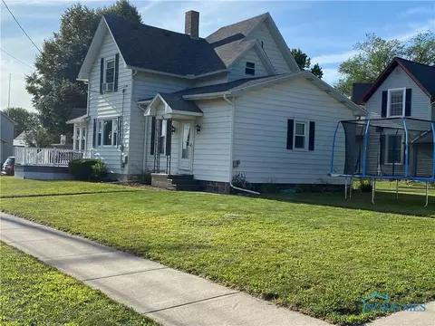 300 Vine St, Archbold, OH 43502 photo 3