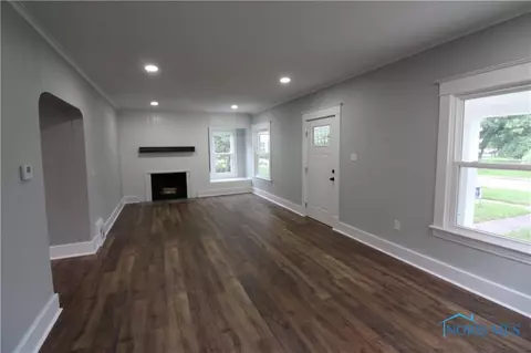 225 E John St, Maumee, OH 43537 photo 25