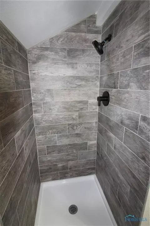 225 E John St, Maumee, OH 43537 photo 9