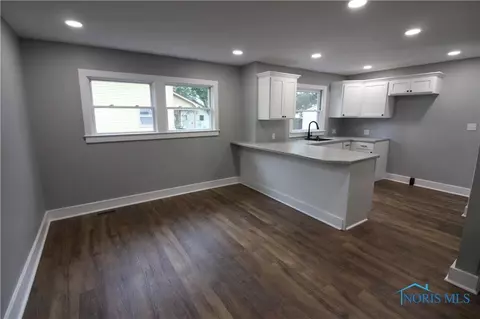 225 E John St, Maumee, OH 43537 photo 8