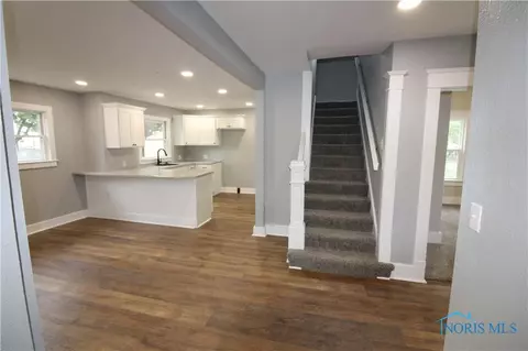 225 E John St, Maumee, OH 43537 photo 6