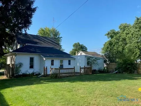 404 W North St, West Unity, OH 43570 photo 4