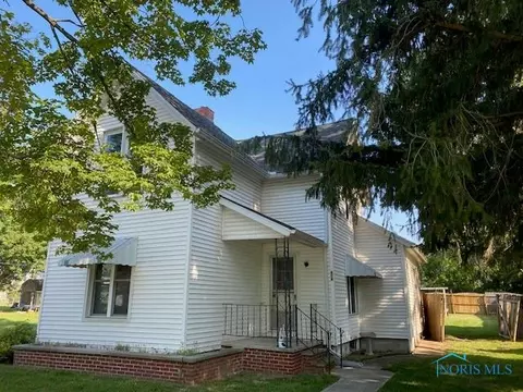 404 W North St, West Unity, OH 43570 photo 1