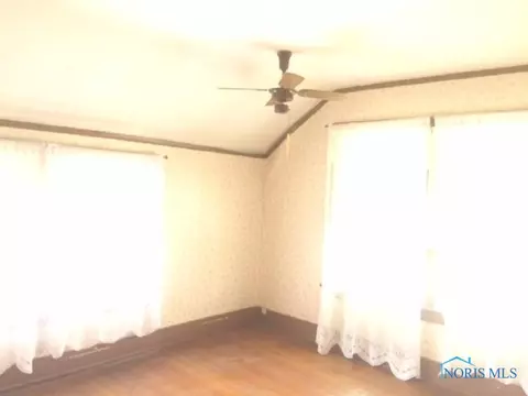 358 E High St, Bryan, OH 43506 photo 6