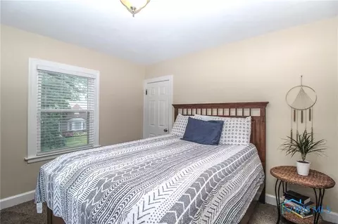 543 Robindale Ave, Oregon, OH 43616 photo 20