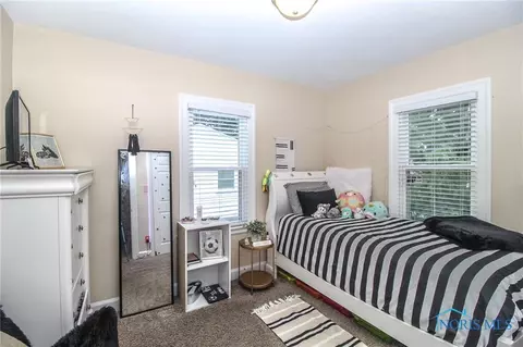 543 Robindale Ave, Oregon, OH 43616 photo 26