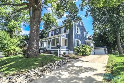 543 Robindale Ave, Oregon, OH 43616 photo 3