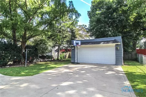 543 Robindale Ave, Oregon, OH 43616 photo 36