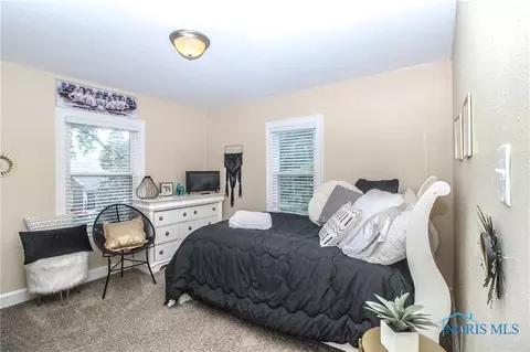 543 Robindale Ave, Oregon, OH 43616 photo 24