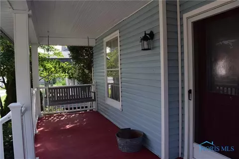213 E Crocker St, Bradner, OH 43406 photo 3