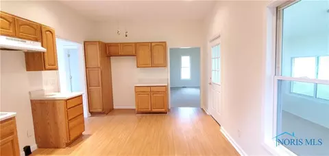 303 S Pine St, Deshler, OH 43516 photo 4
