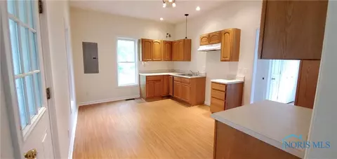 303 S Pine St, Deshler, OH 43516 photo 3