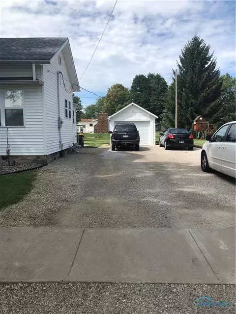 211 N Union St, Edon, OH 43518 photo 3