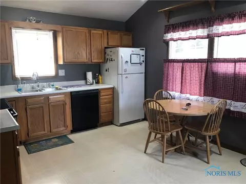 211 N Union St, Edon, OH 43518 photo 13