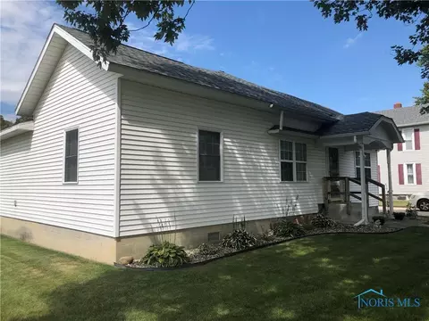 211 N Union St, Edon, OH 43518 photo 4