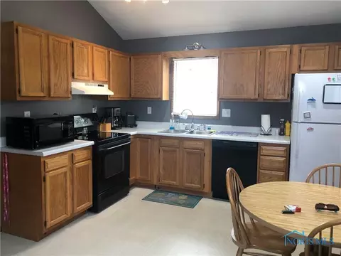 211 N Union St, Edon, OH 43518 photo 12