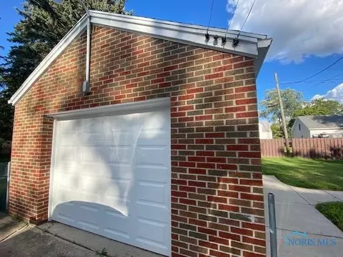 702 Continental Blvd, Toledo, OH 43607 photo 22