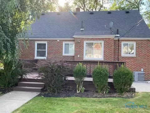 702 Continental Blvd, Toledo, OH 43607 photo 24