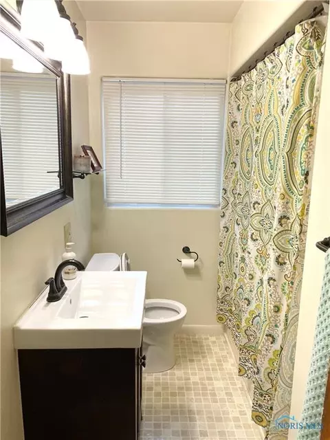 702 Continental Blvd, Toledo, OH 43607 photo 10