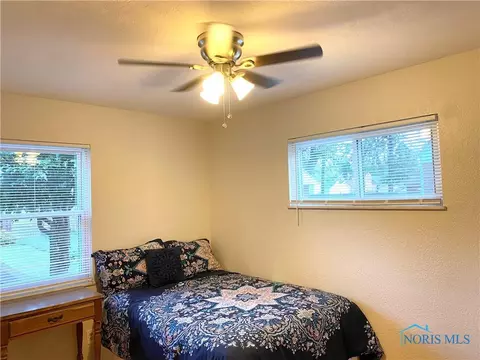 702 Continental Blvd, Toledo, OH 43607 photo 9