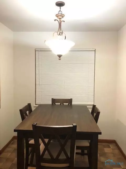 702 Continental Blvd, Toledo, OH 43607 photo 6