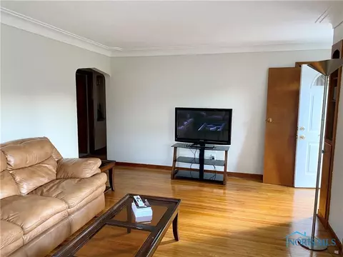 702 Continental Blvd, Toledo, OH 43607 photo 4