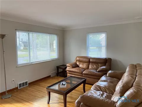 702 Continental Blvd, Toledo, OH 43607 photo 3