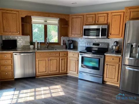 134 Deerfield Cir, Bryan, OH 43506 photo 6