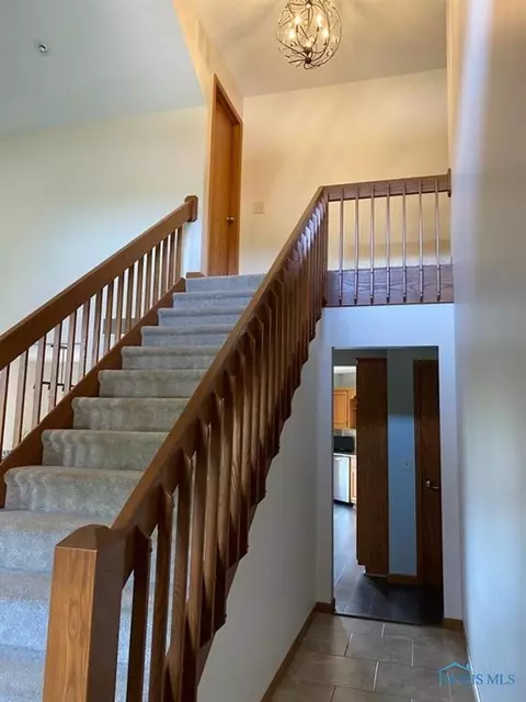 134 Deerfield Cir, Bryan, OH 43506 photo 2