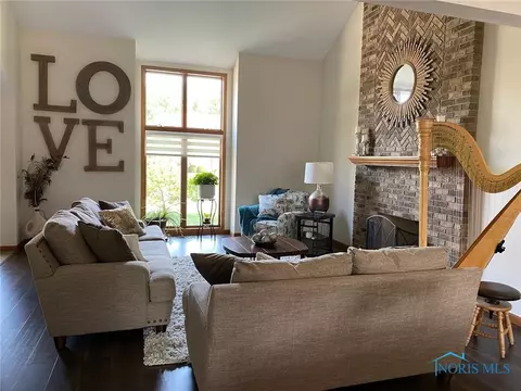 134 Deerfield Cir, Bryan, OH 43506 photo 4
