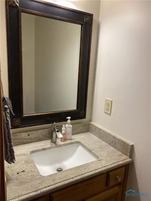 134 Deerfield Cir, Bryan, OH 43506 photo 12