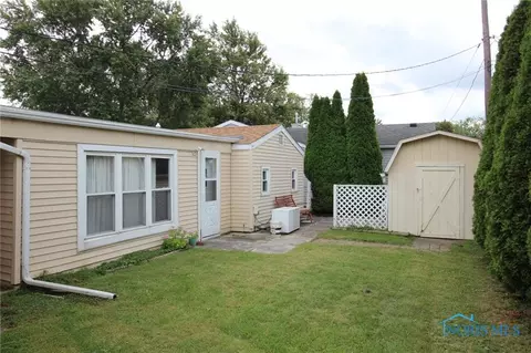 206 Harrison Ave, Walbridge, OH 43465 photo 6