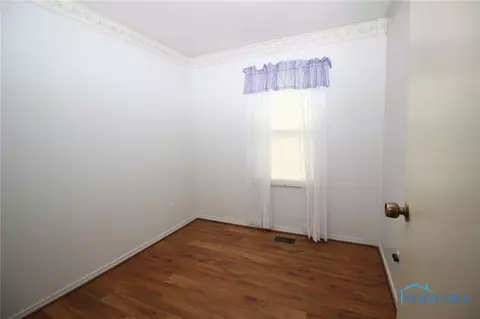206 Harrison Ave, Walbridge, OH 43465 photo 20
